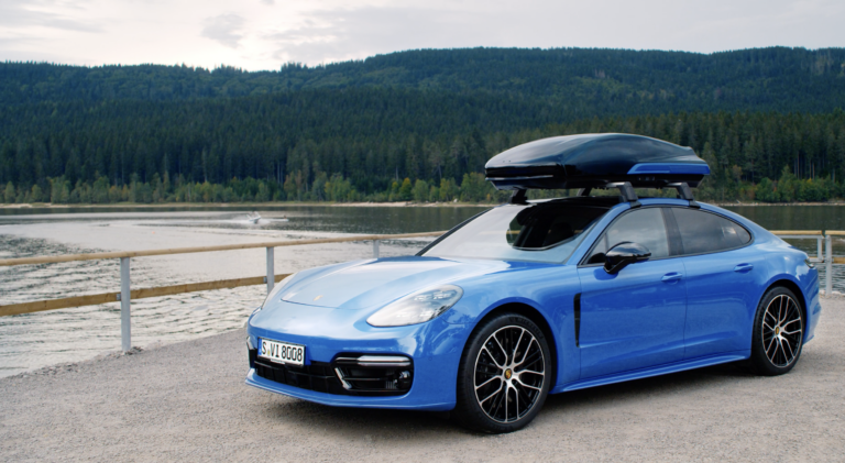 Porsche Taycan am Tunnisee für den Techquipment Werbedreh von den Black Forest Studios